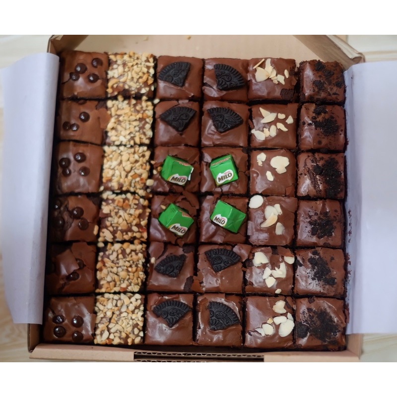 

BROWNIES FUDGY SHINY, KUALITAS PREMIUM, VARIASI TERBARU DENGAN TOPING SESUAI FOTO