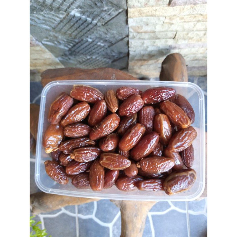 

Kurma tunisia tanpa tangkai