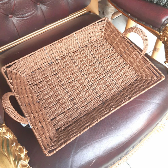 Homedecorbandung_Megaputeri | Barang Antik  | Baki / Nampan Persegi Anyaman Antik (Coklat)| Bisa Bay
