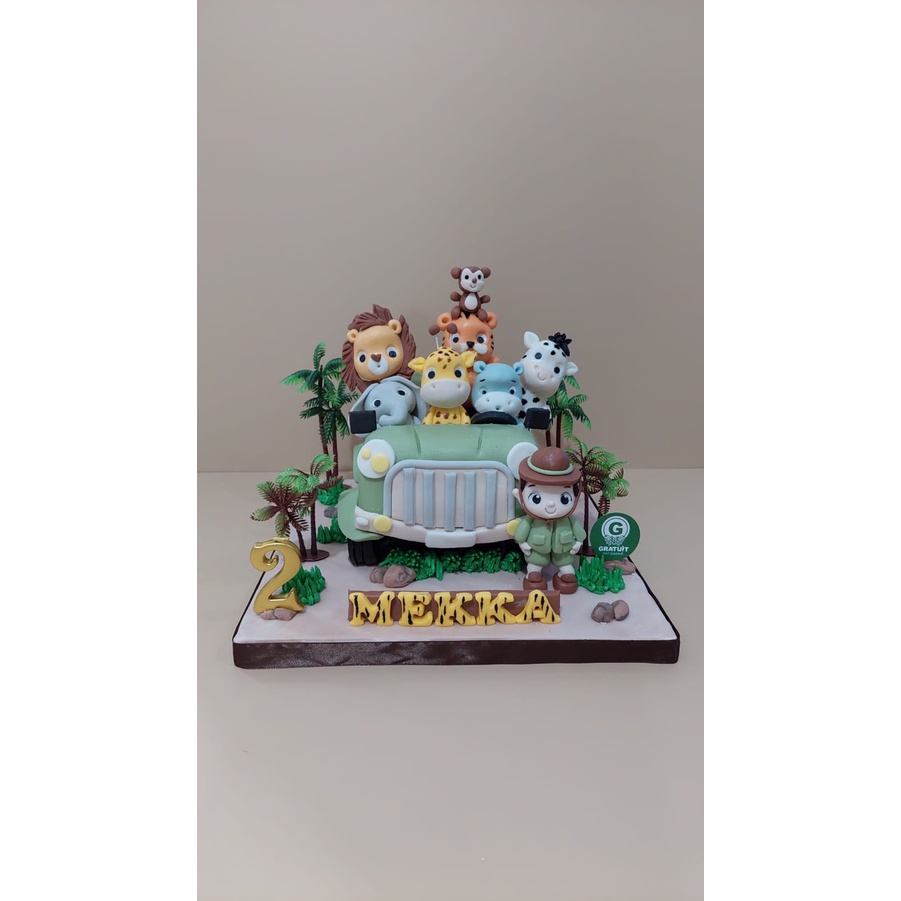 

BOY WITH ANIMALS AND CAR UK 15CM