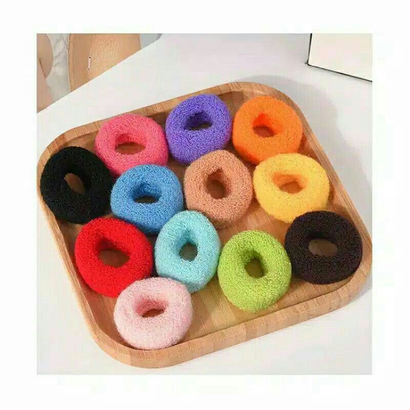 IKAT RAMBUT DONAT BESAR