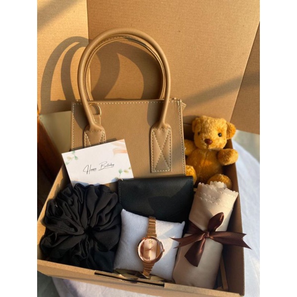 

(COPI) HAMPERS PREMIUM / GIFT BOX / KADO CEWE / HAMPERS HIJAB