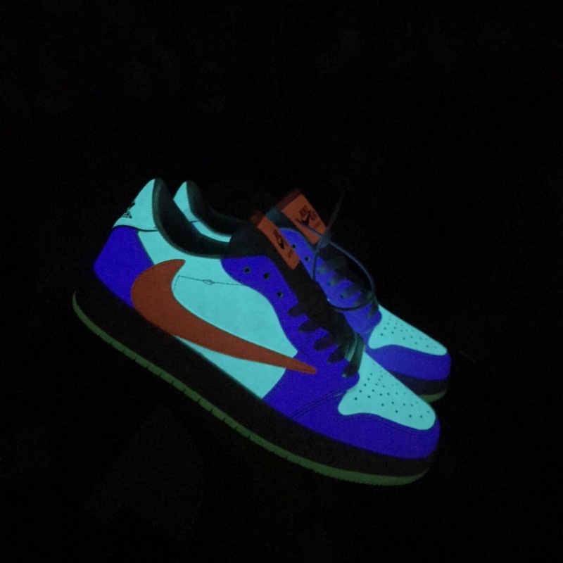 Sepatu Nike Air Jordan 1 Low Travis Scoot UV &amp; Glow In The Dark