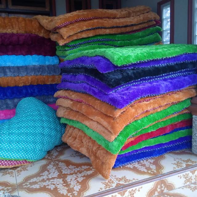 Karpet bulu , Kasur bulu , kasur lantai bulu, palus 2 bantal