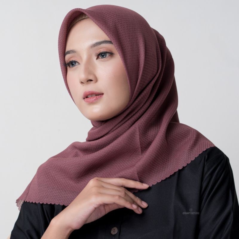 HIJAB RUBICON GLOWING/ SEGIEMPAT RUBICON GLOWING/ KRUDUNG SEGIEMAPAT RUBICON GLOWING/ SEGI EMPAT RUB