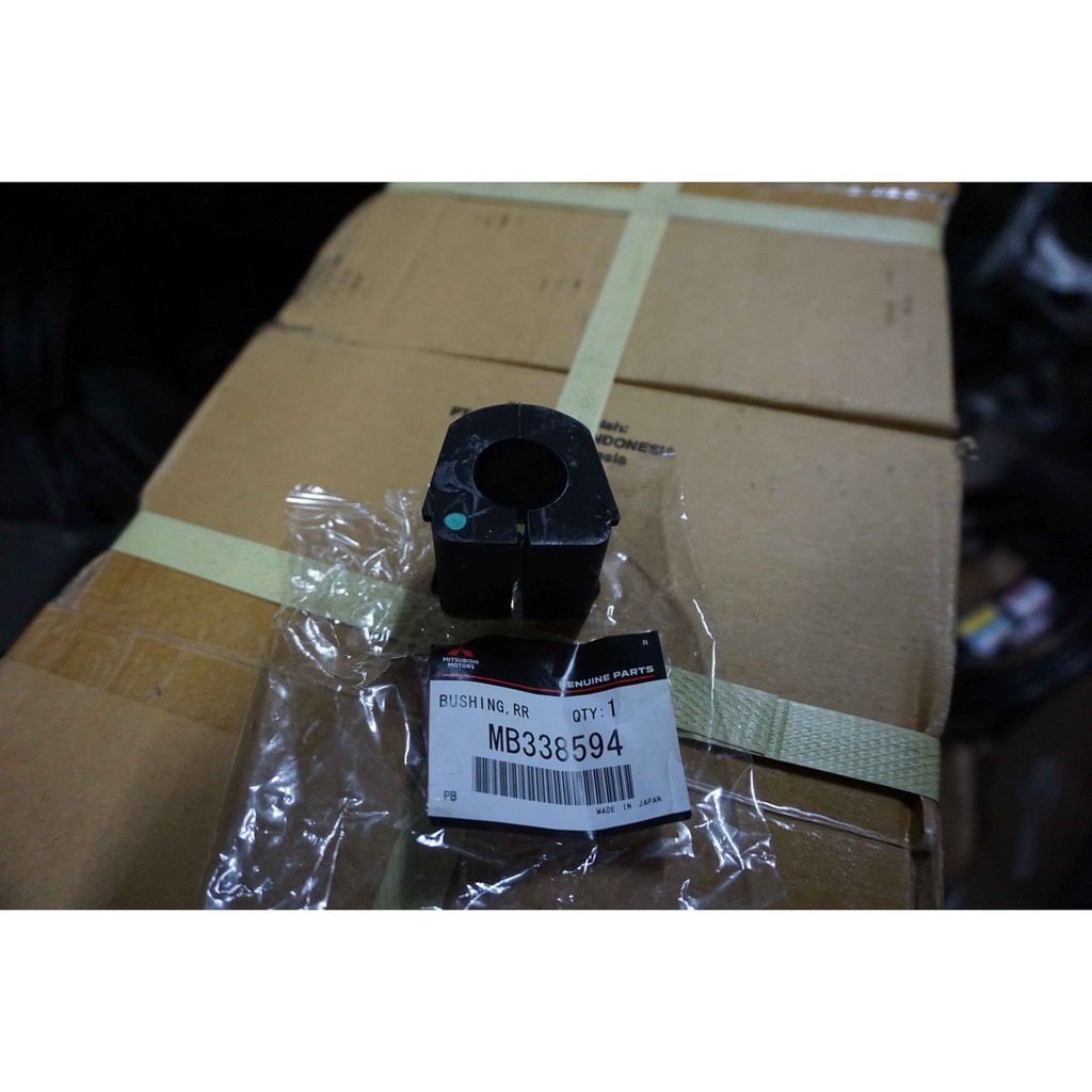 Rear Bushing Belakang Mitsubishi Pajero Sport ASLI KTB!