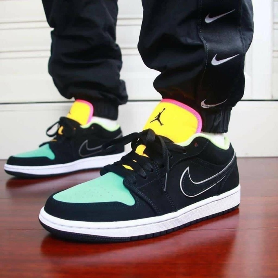 NIKE AIR JORDAN 1 LOW SE " Aurora Green "