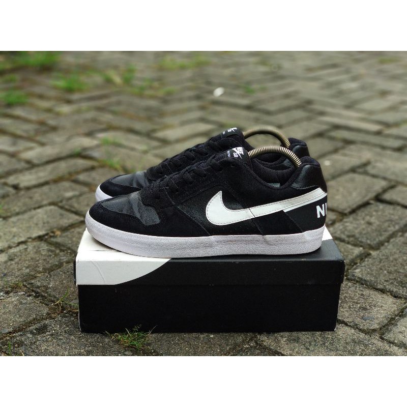 Nike SB Delta Force