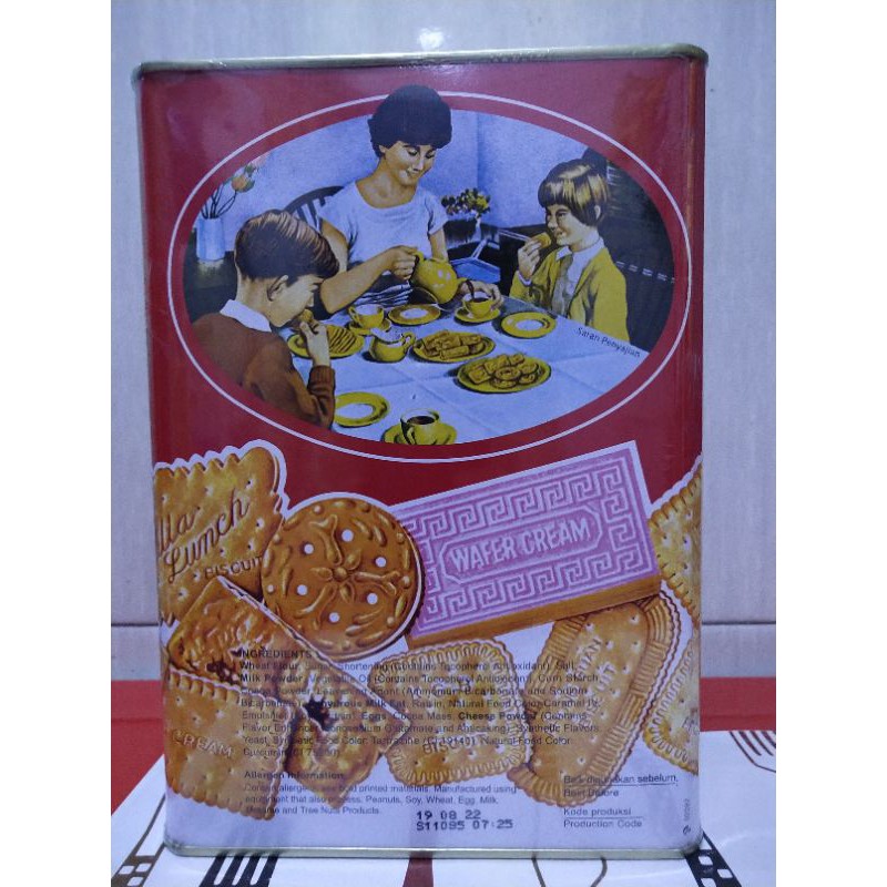 

Khong Guan Kaleng besar