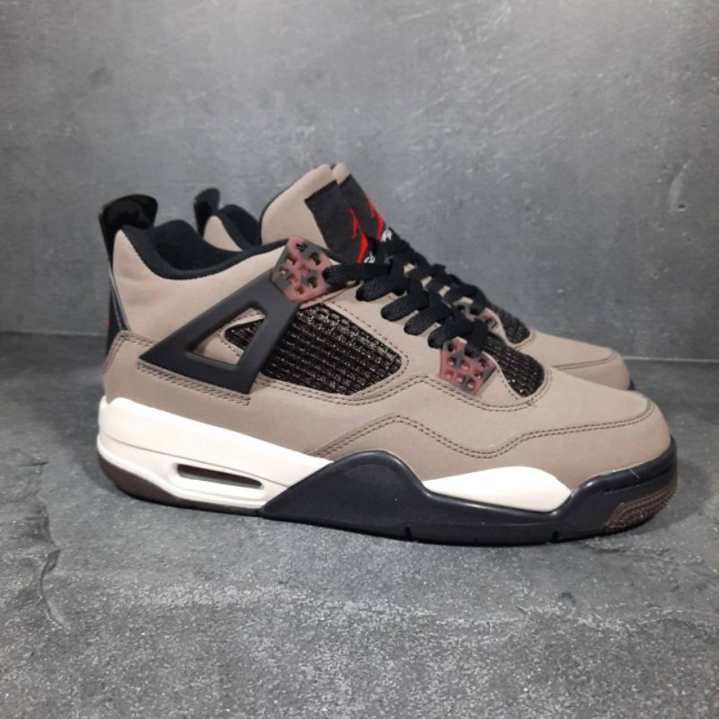travis retro 4