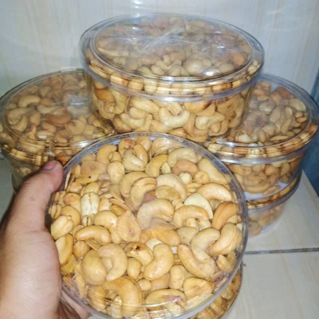 

Kacang mede kacang mente mateng asli wonogiri kualitas super kemasan 1/5 kg