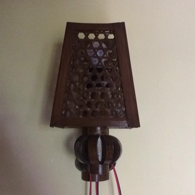 Lampu dinding bambu