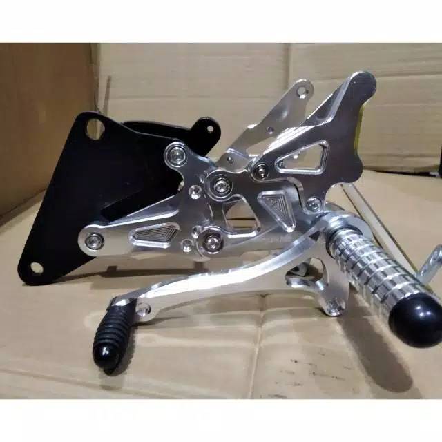 BREKET / PLAT UNDERBONE KHUSUS UNTUK MOTOR SONIC / GTR