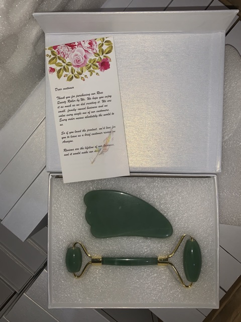 (READY &amp; ORI) Jade Facial Roller Anti Wrinkle Healthy Face Beauty Tool Set anti kerut setrika wajah Alat Pijat Wajah Facial Message Batu Roller Giok Stone