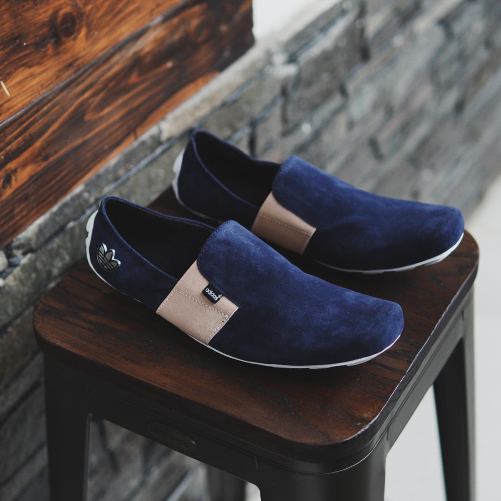 RECOMENDED !!! Sepatu Pria Adidas Mocasin Asensio Navy Blue Slip On Suede Murah Santai Keren