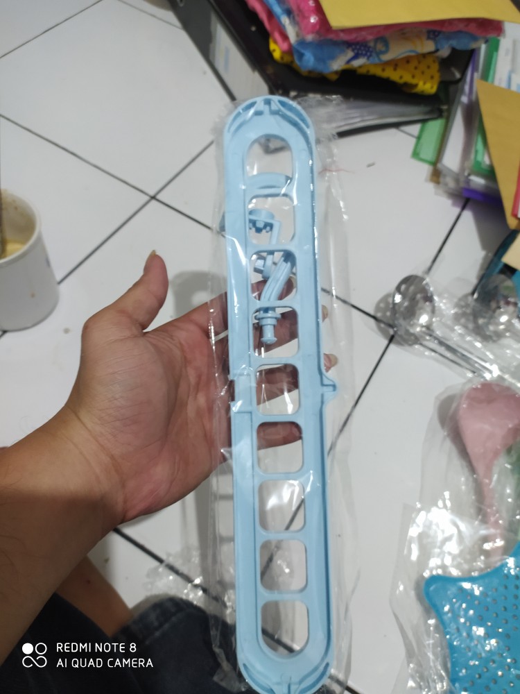 Gantungan Baju / Magic Hanger / Gantungan Ajaib Multifungsi Dapat Dilipat Dengan 9 Lubang (c8k)