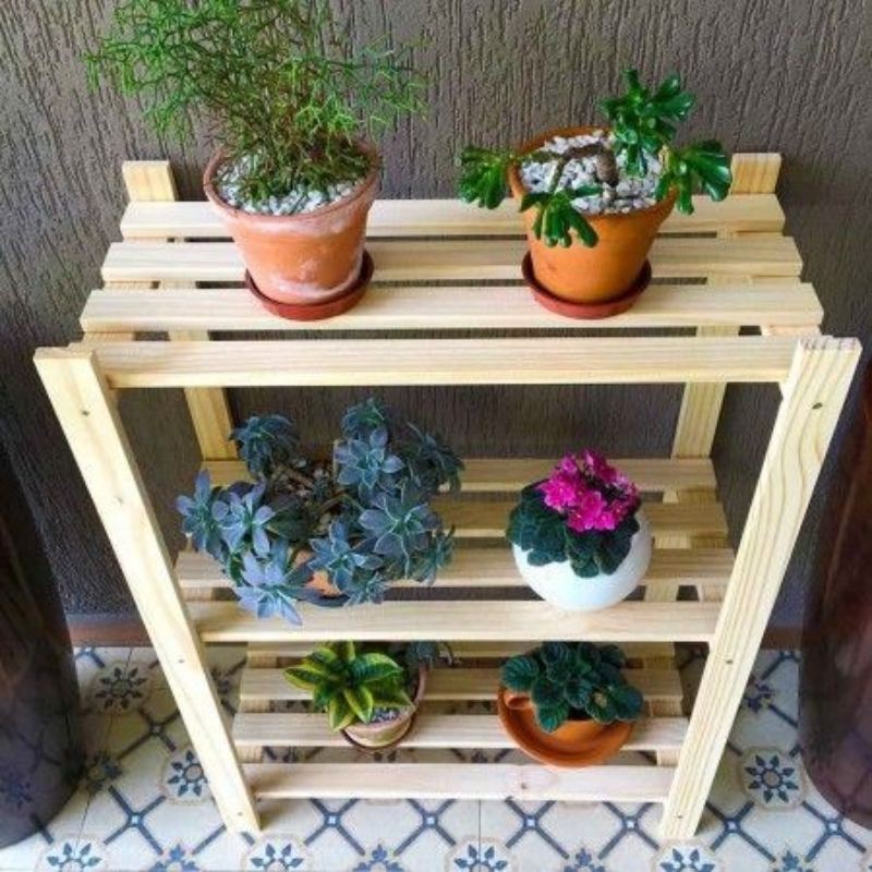 rak kayu pinus/rak tanaman
