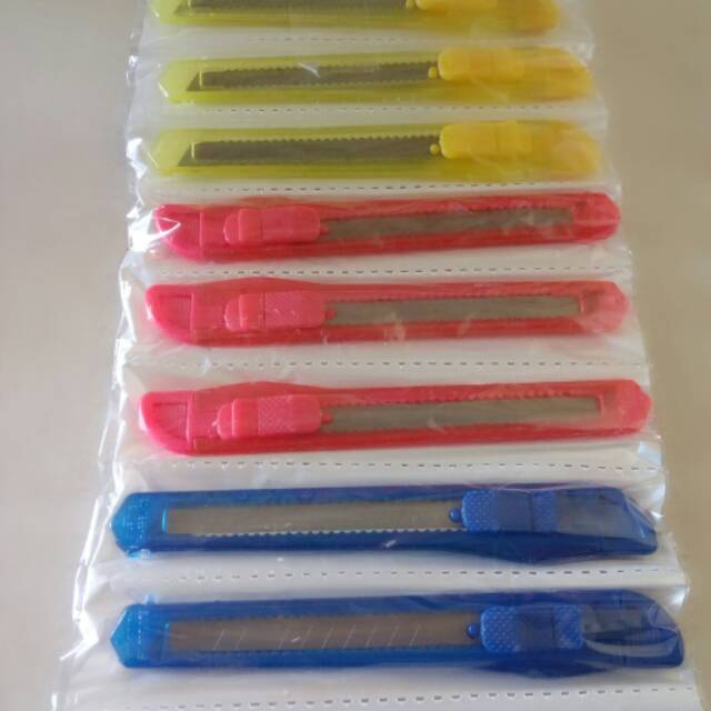 

cutter kecil ringan kuat buat : kantor, dapur, bengkel, sekolah, alat kerajinan/craft