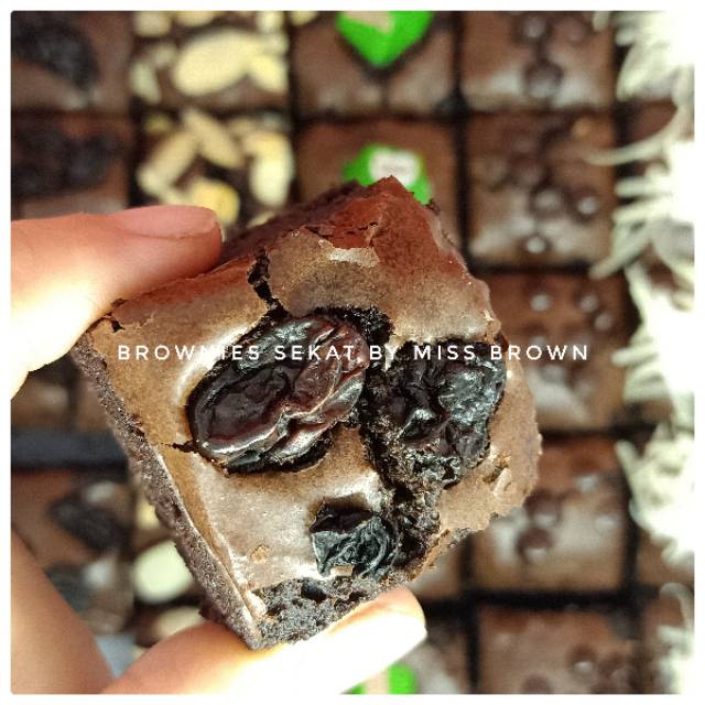 

Ssl09 brownies sekat by Miss Brown / brownies potong/ sekatbrownies / brokat / browkat / brownie