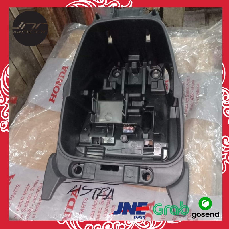 BOX BAGASI JOK BEAT KARBU 2009-2010 8125A-KVY-960