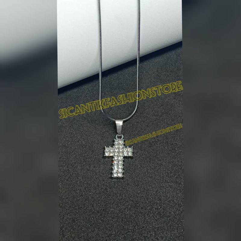 Kalung Titanium liontin Salib full permata fashion wanita terlaris anti Karat liontin Salib Wanita