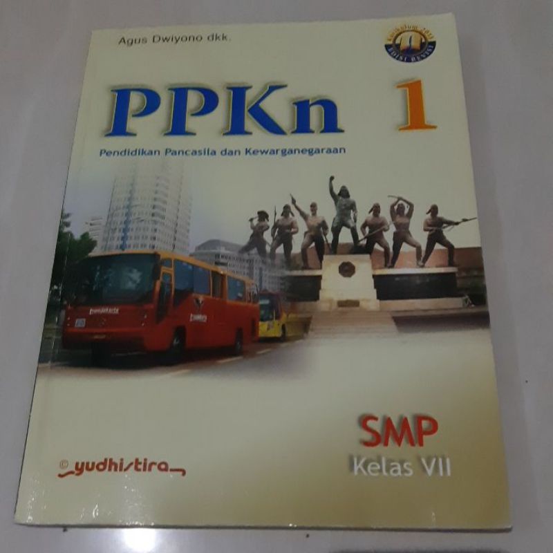 

PPKn 1 kelas 7. SMP kelas VII