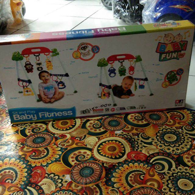 Sit and baby fitness