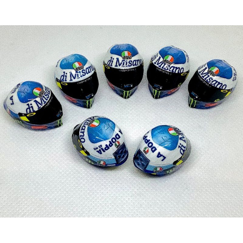 miniatur helm valentino rossi misano 2020