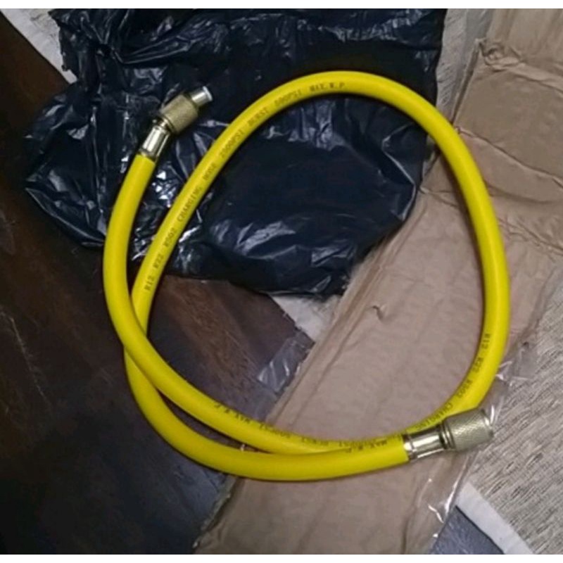 Selang untuk refil isi ulang kaleng freon atau gas kaleng portabel