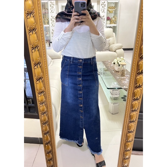 Rok Jeans Panjang Aplikasi Kancing / Rok jeans Gisca / Rok Jeans Panjang wanita