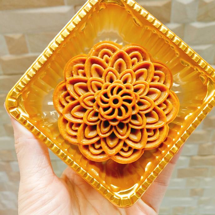

Big Sale Mooncake Moon Cake Kue Bulan Original Telur Asin Big Sale