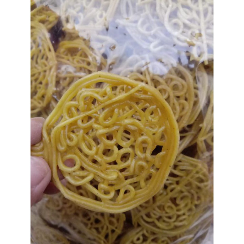 

kerupuk mie kuning ukuran mini mentah 1 kg