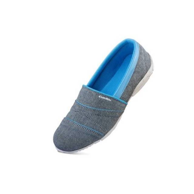 Everflow sepatu slip on wanita