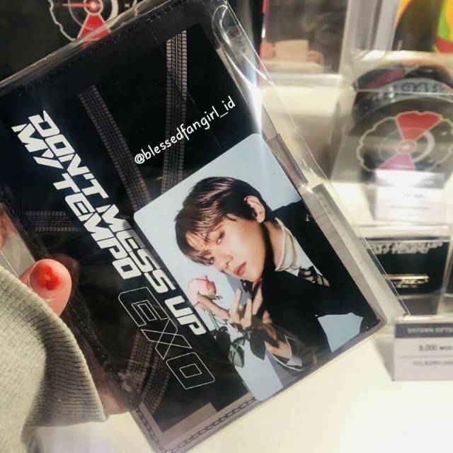 EXO DMUMT PASSPORT CASE WALLET