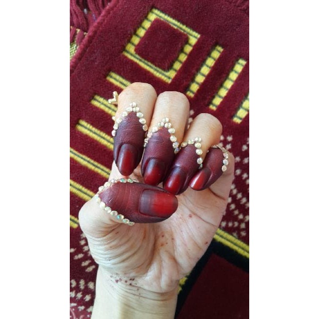 

Henna Celup - Maroon ( 1/2 Lusin isi 6 jar )