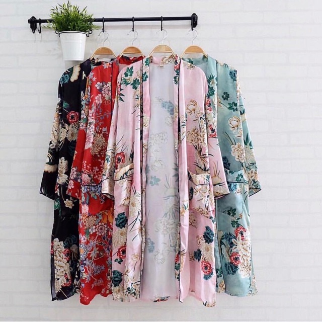 Kimono peony satin / Kimono Tangan Panjang