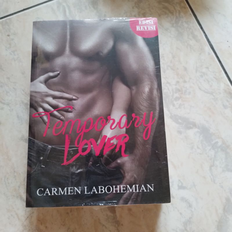 Novel Temporary Lover by Carmen Labohemian