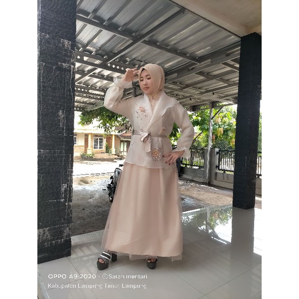 gaun pesta organza