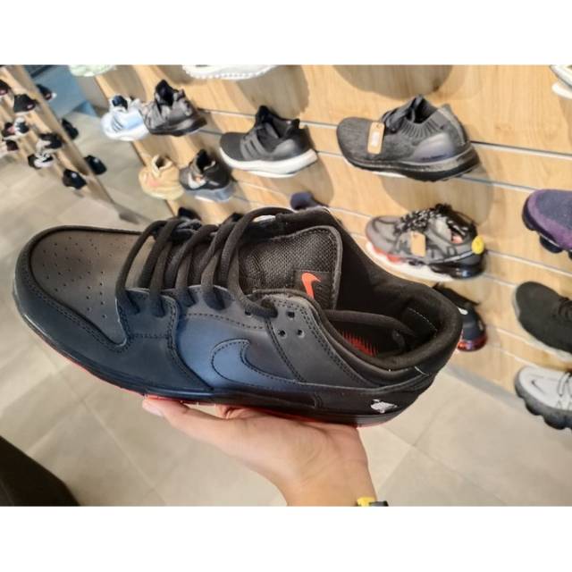 Nike SB Dunk Low Black Pigeon