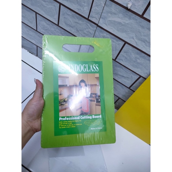 Talenan Indoglass / cutting board sedang (28cm x 18.5cm)