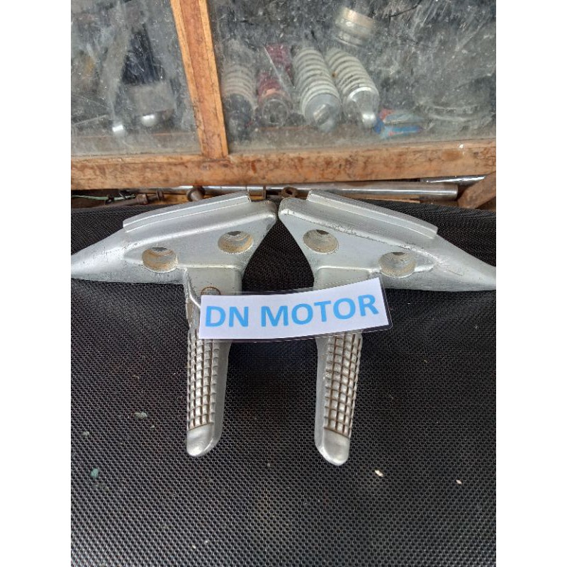 (ori) foot step belakang suzuki spin