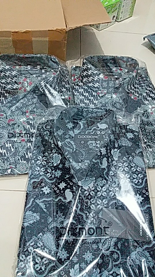Kemeja Batik Pria Lengan Pendek Bs57 Katun Motif Modern Dixmont Semi Slimfit Premium