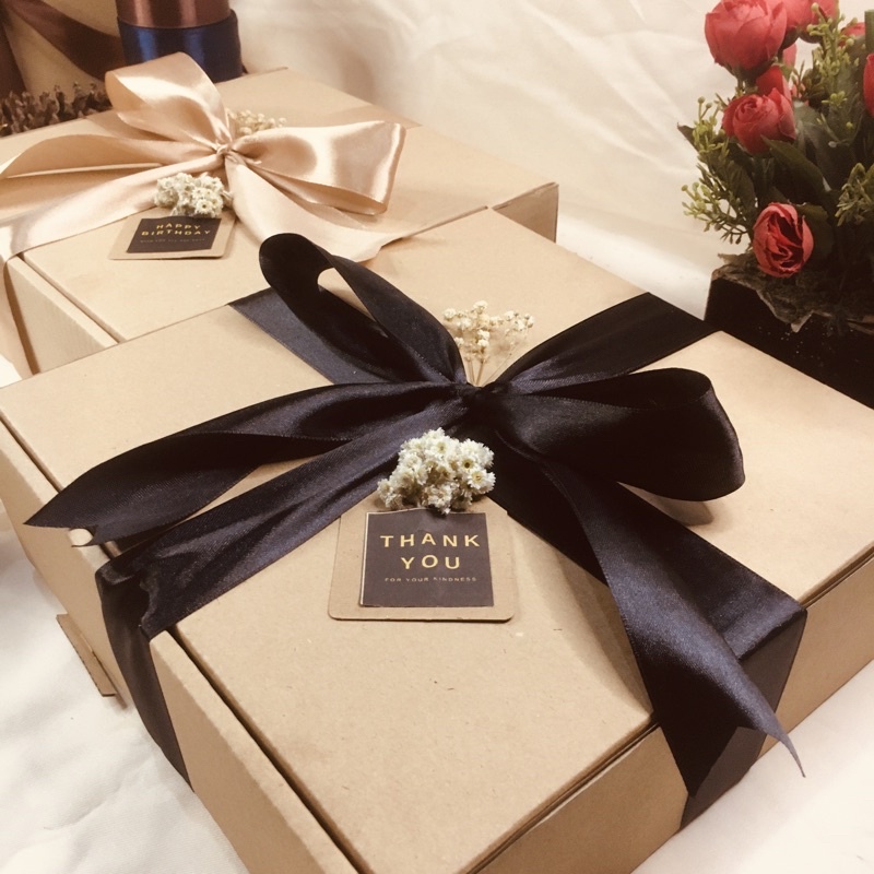 

GIFTBOX SATIN HITAM with GIFT CARD