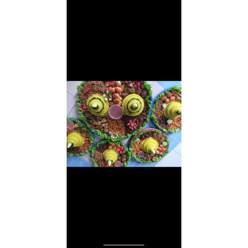

Tumpeng Tampah /Nasi kuning paket/ Nasi paket Tampah