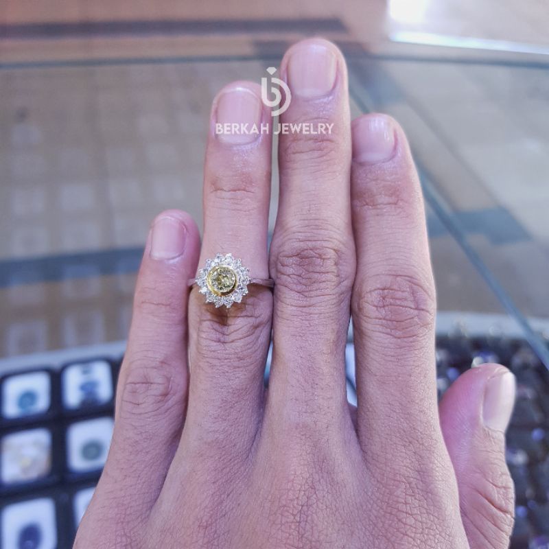 Cincin emas putih 40% berlian banjar asli natural diamond