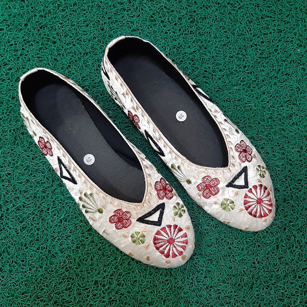 etnik fashion sepatu wanita flat slip on bordir terbaru murah kartini putih