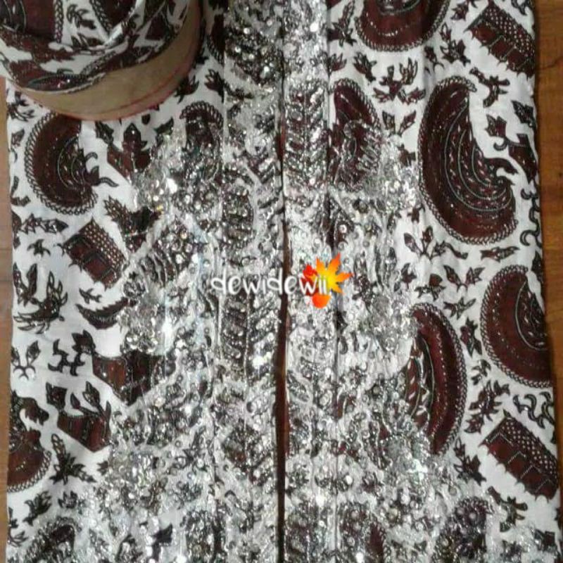 Sepasang Jarik Payet + Blangkon, Motif Semen Putih