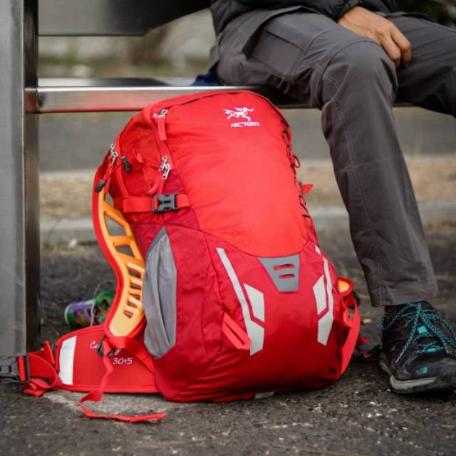 Daypack Arcteryx 30 lt import - Backpack 30 lt - tas gunung  - tas kuliah - tas Laptop