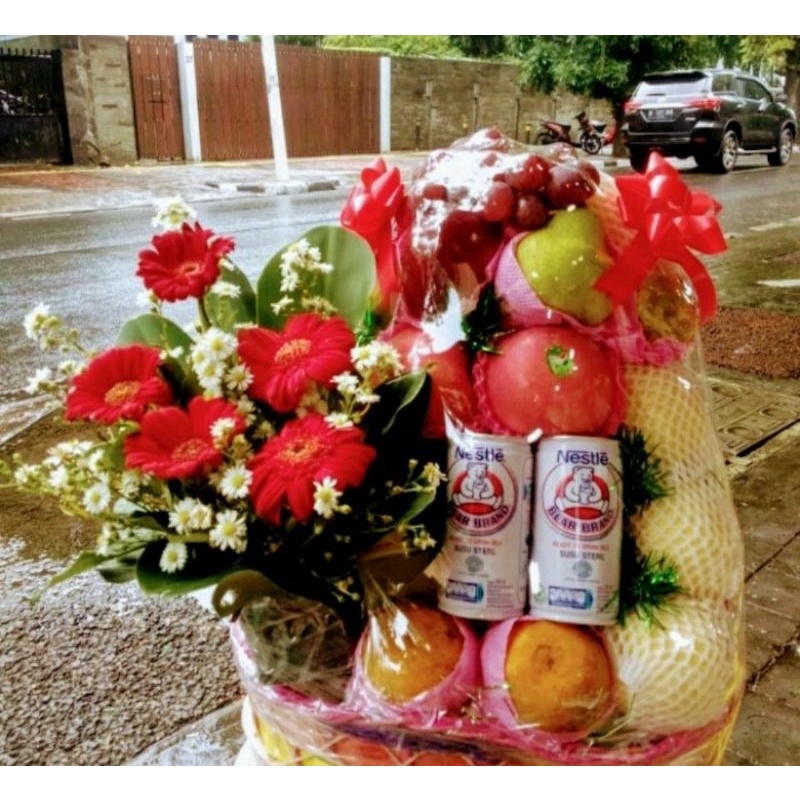 

Parcel Buah Sender Jumbo Custom Bunga + Bear Brand You C 1000