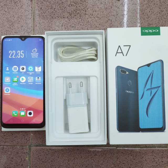 HP second Oppo A7 ram 4gb internal 64gb biru cemerlang